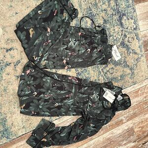 NWT Plush Pajama Set Jungle Pattern long Sleeve Top and long pants ~silky
